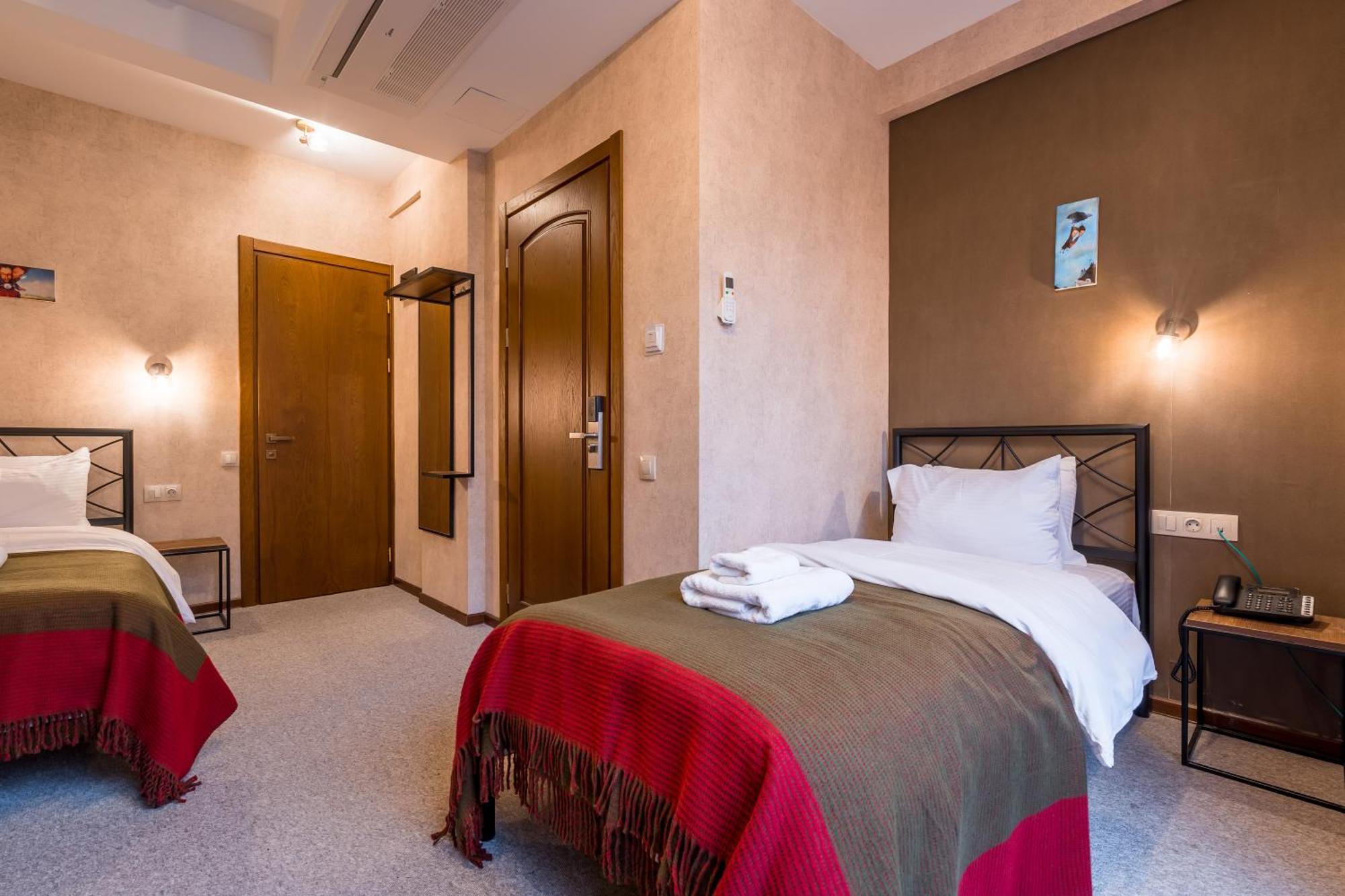 Green Inn Hotel Tbilisi ภายนอก รูปภาพ
