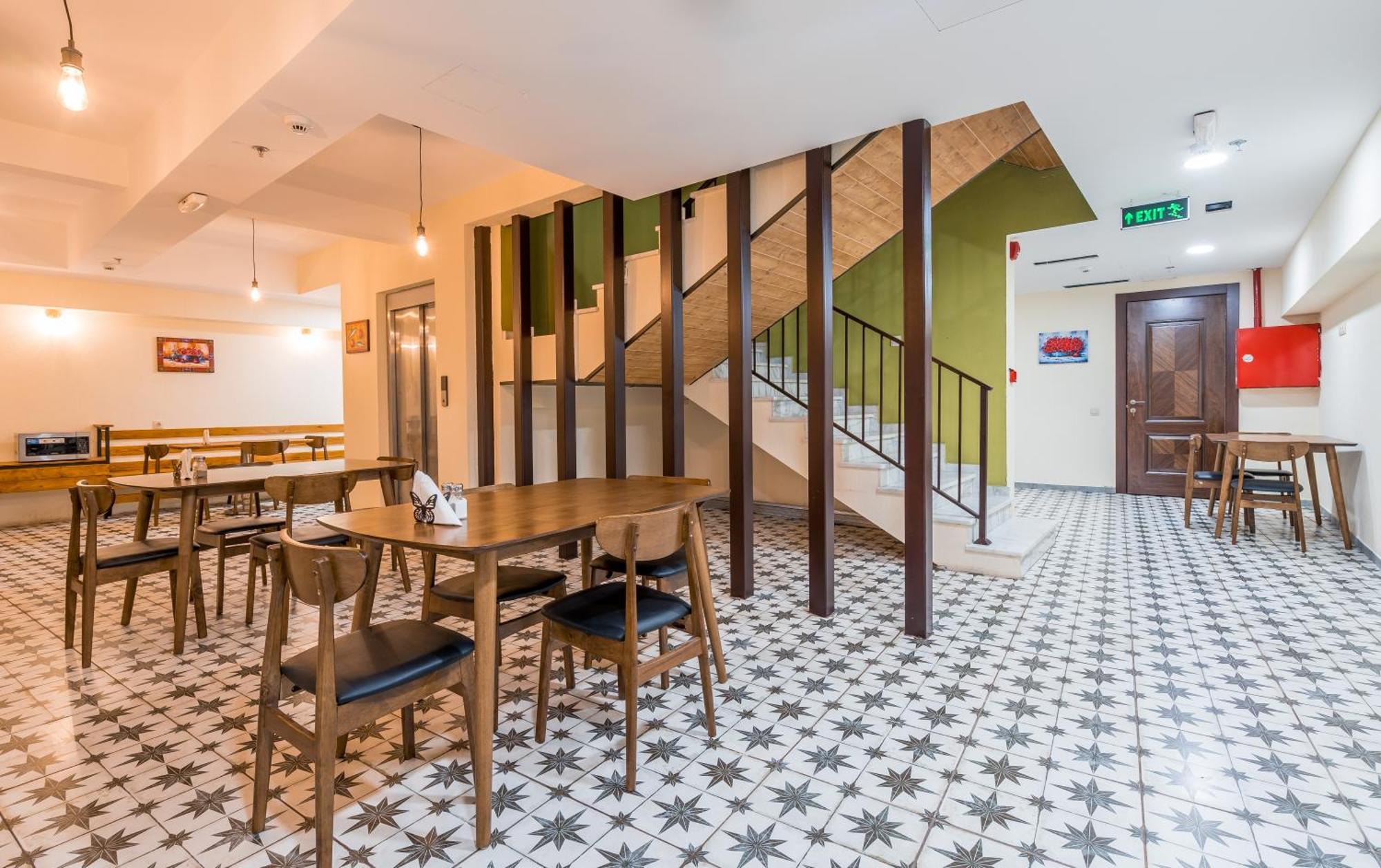 Green Inn Hotel Tbilisi ภายนอก รูปภาพ