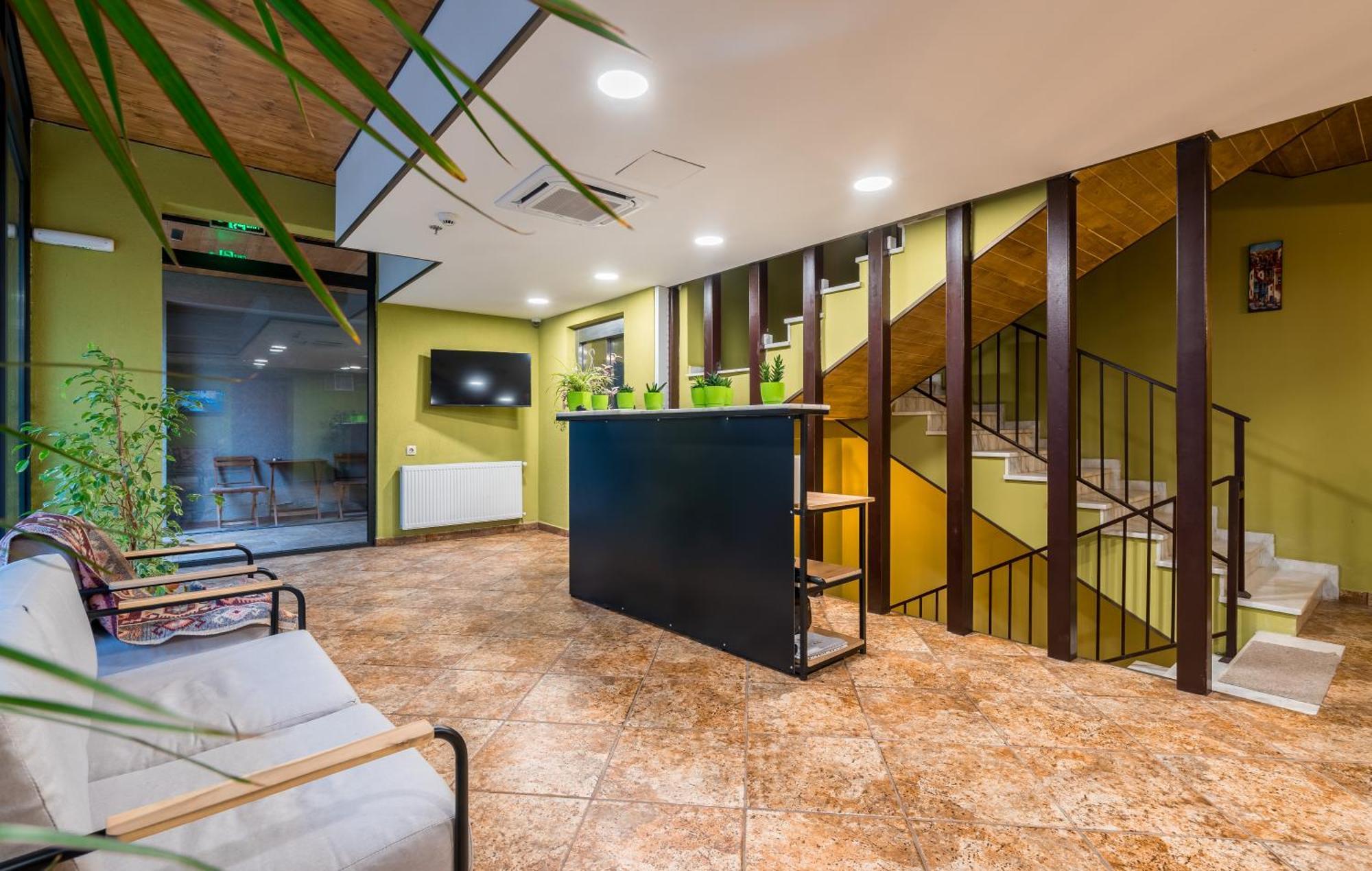Green Inn Hotel Tbilisi ภายนอก รูปภาพ
