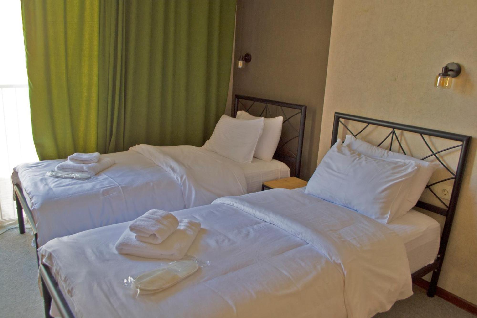 Green Inn Hotel Tbilisi ภายนอก รูปภาพ