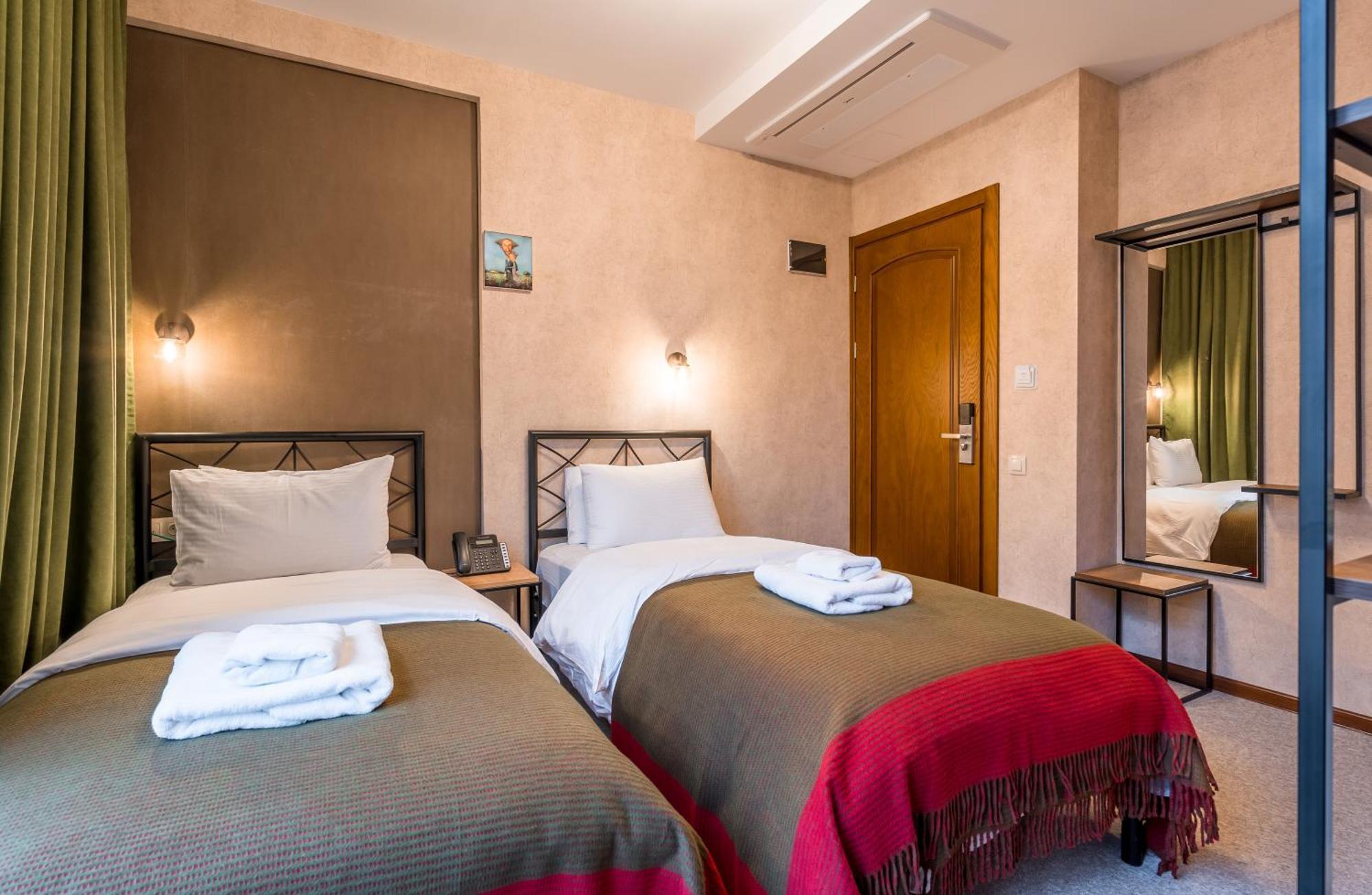 Green Inn Hotel Tbilisi ภายนอก รูปภาพ