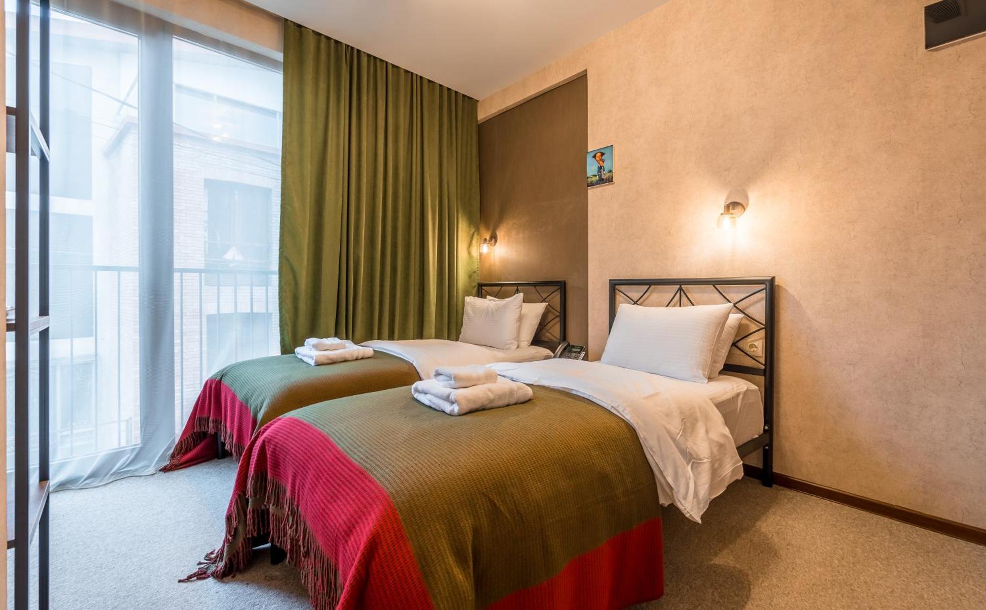 Green Inn Hotel Tbilisi ภายนอก รูปภาพ