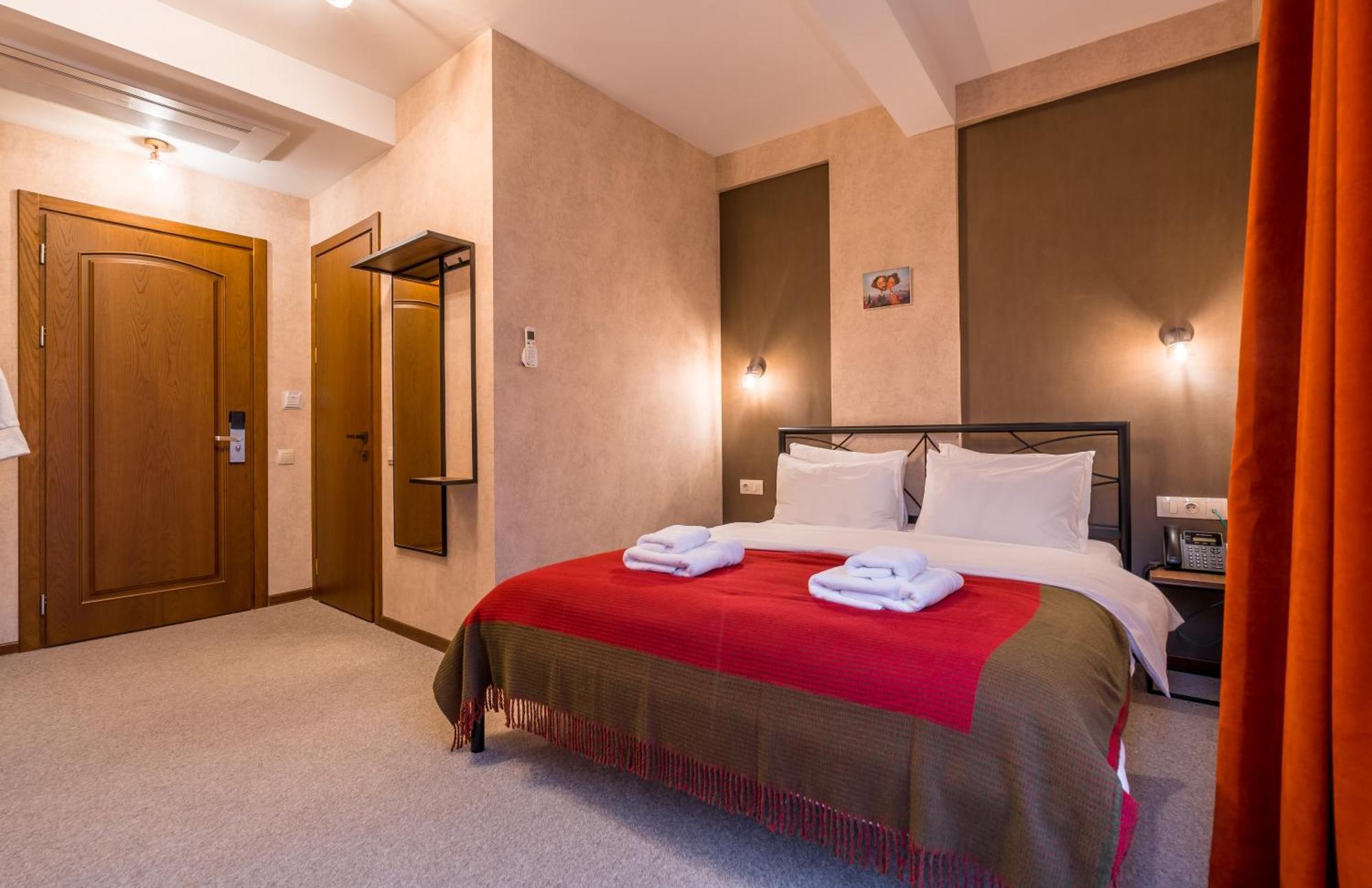 Green Inn Hotel Tbilisi ภายนอก รูปภาพ