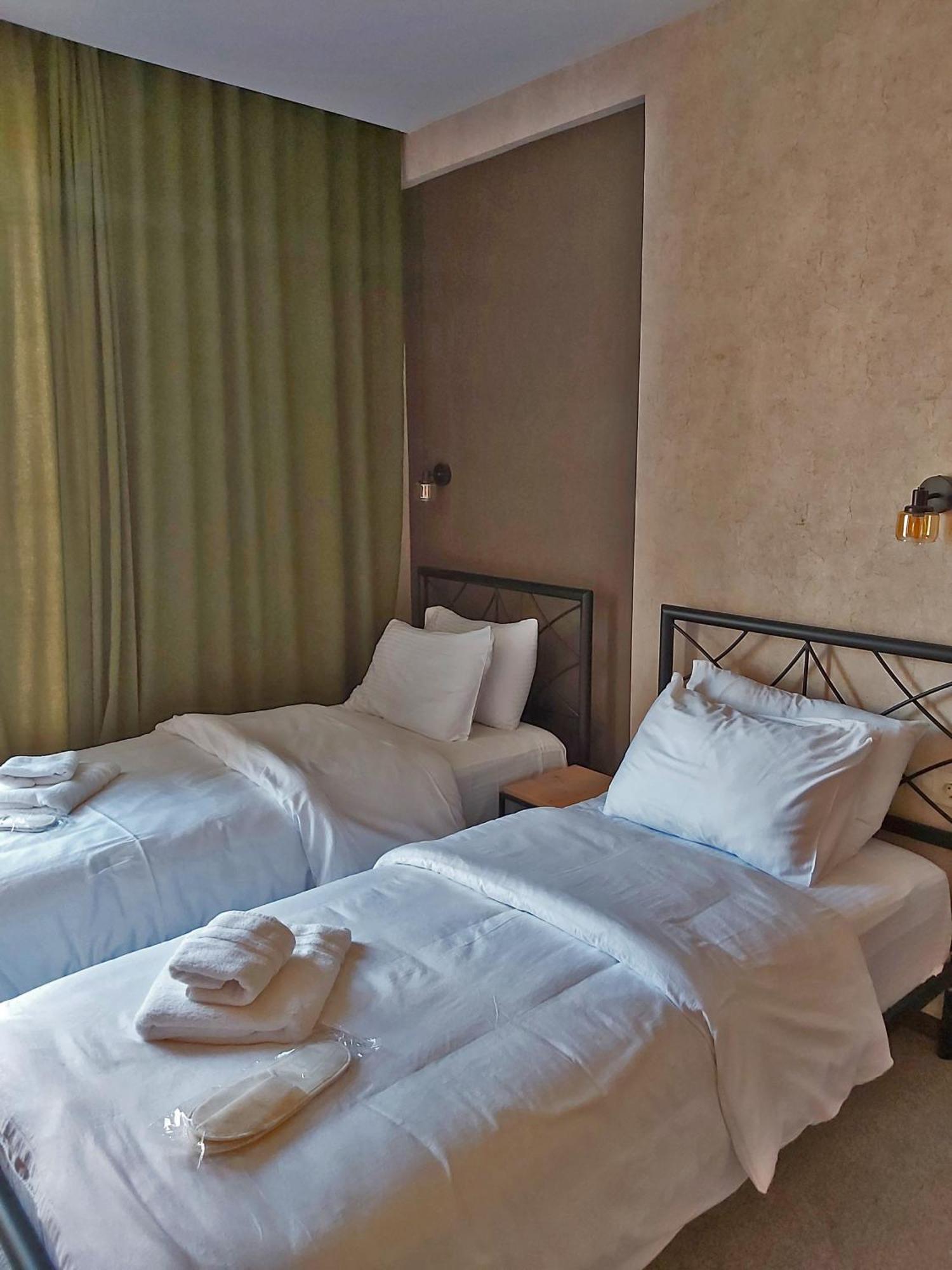 Green Inn Hotel Tbilisi ภายนอก รูปภาพ